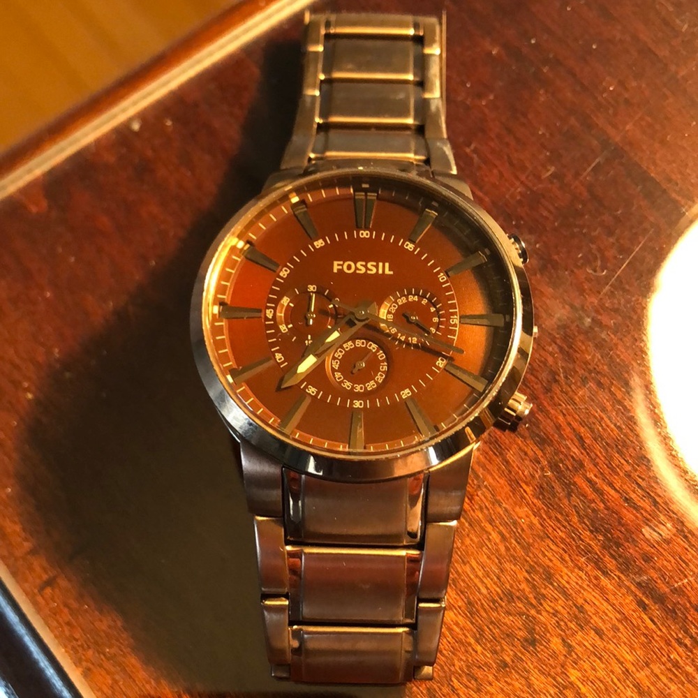FOSSIL brown watch with no scratches!